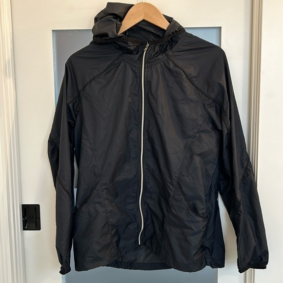 Woman’s Sunice Windbreaker large - Picture 1 of 7
